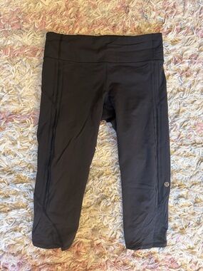 Lululemon cropped luxtreme leggings 6